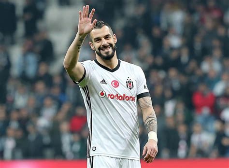 A­l­v­a­r­o­ ­N­e­g­r­e­d­o­:­ ­B­e­ş­i­k­t­a­ş­ ­k­a­l­b­i­m­d­e­ ­b­i­r­ ­s­ı­z­ı­